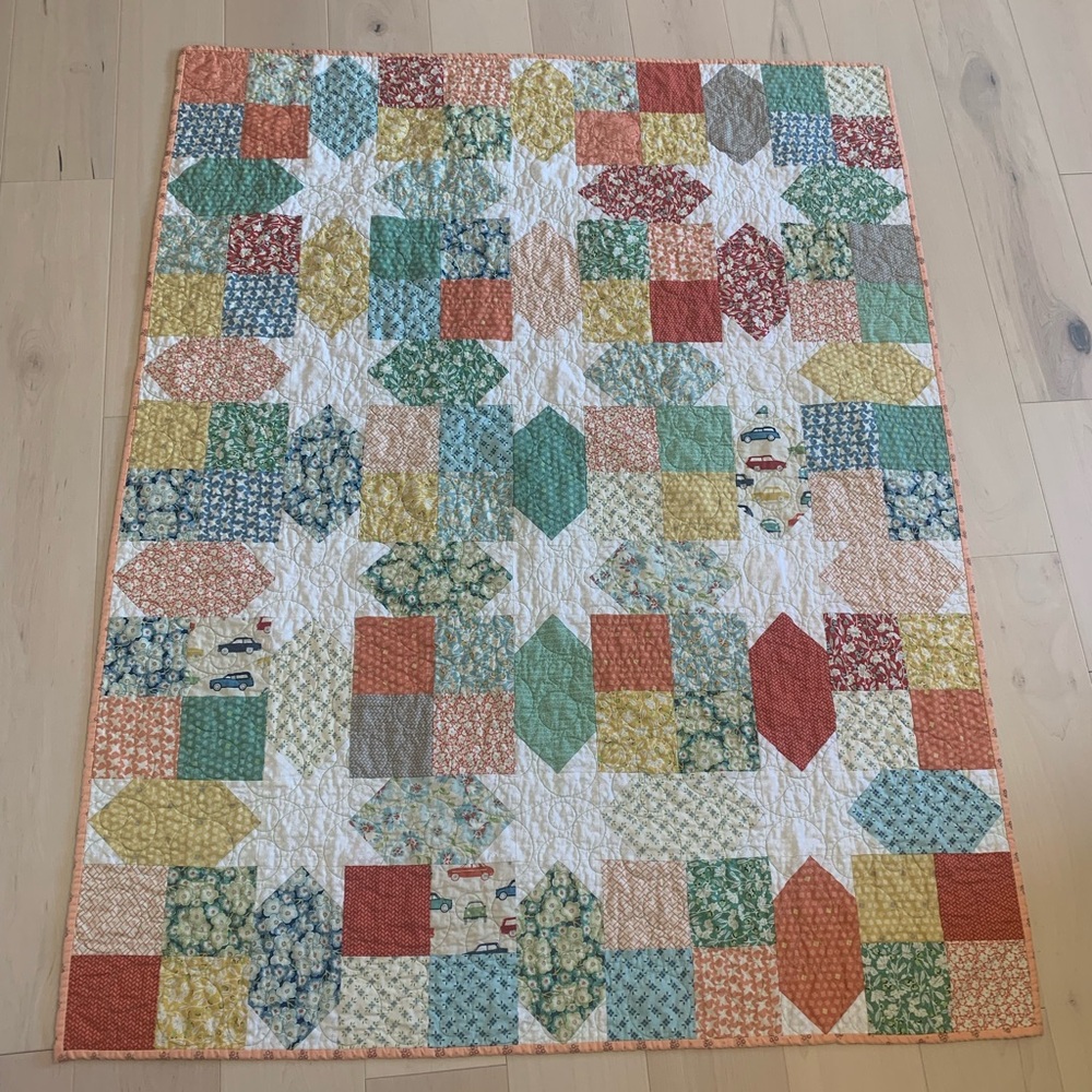 Patchwork Quilt with Multicolor Design